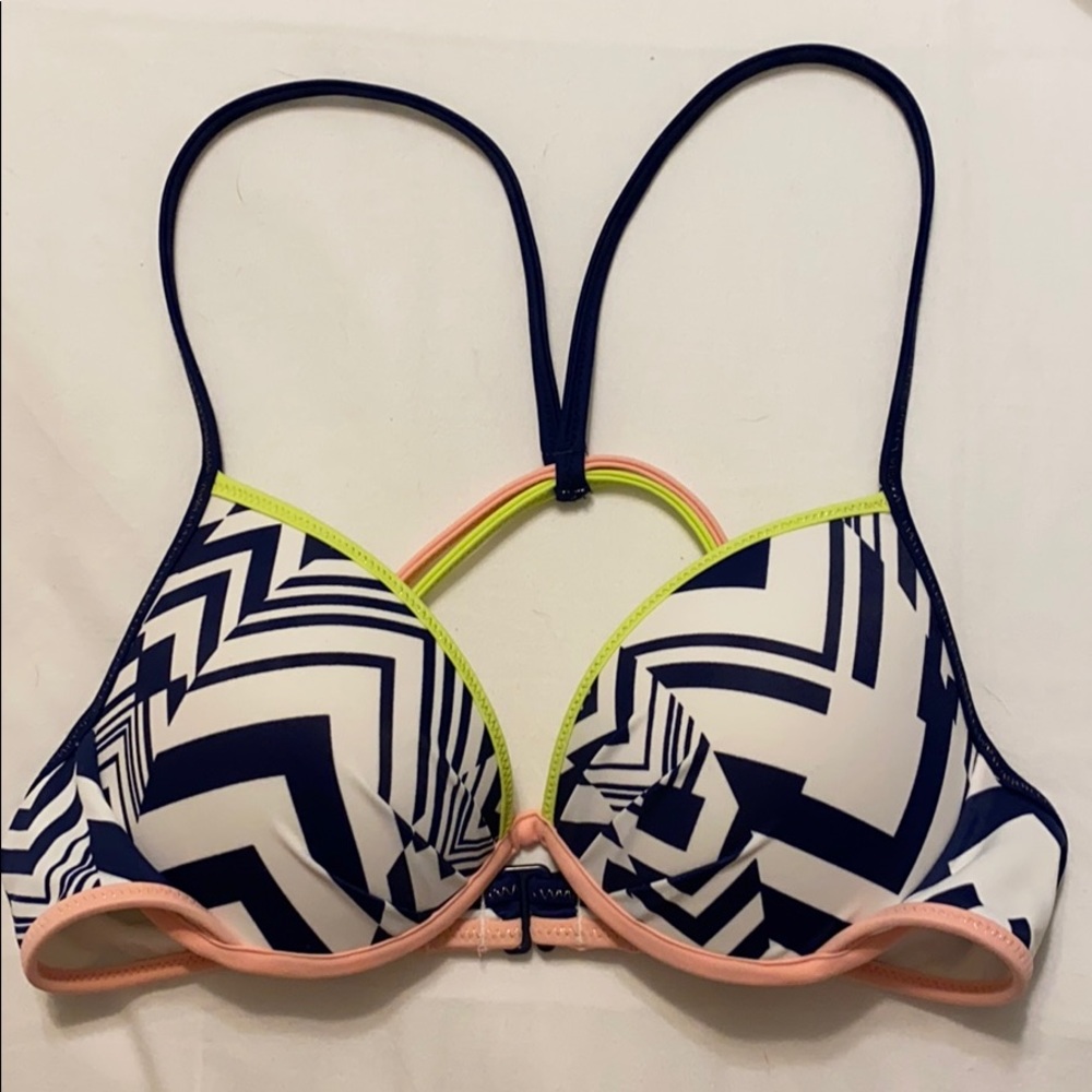 NWOT Victoria’s Secret Bikini Top